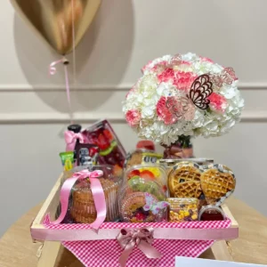 Desayuno sorpresa con hortensias y globos con helio