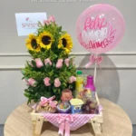 Desayuno sorpresa con rosas, girasoles, y globo con helio