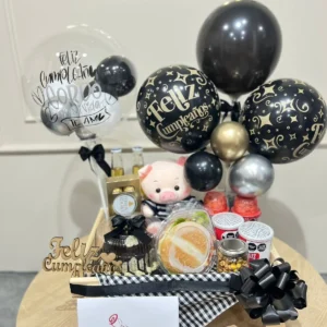 Desayuno sorpresa con globos, peluche y torta