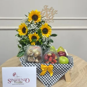 Desayuno sorpresa saludable con girasoles y fresas con chocolate