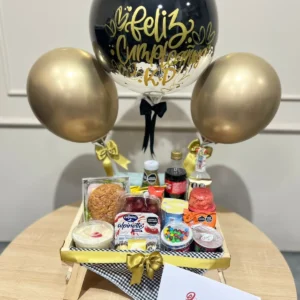 Desayuno sorpresa con globos con helio