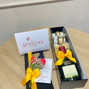 Caja de fresas con chocolate y Buchanans Deluxe