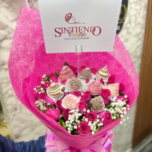 Bouquet de rosas y fresas con chocolate