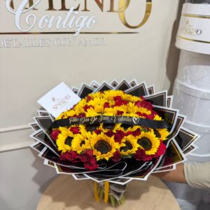 Bouquet de rosas y girasoles