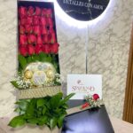 Caja de rosas con caja corazon Ferrero Rocher