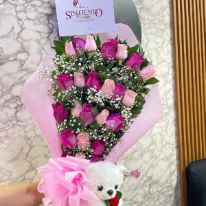 Ramillete de rosas con peluche