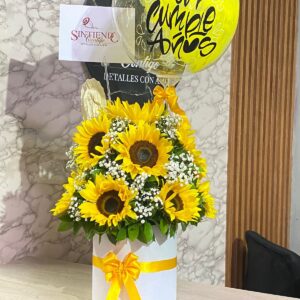 Cilindro de girasoles, con virgen en marmolina y globo