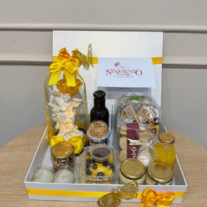 Desayuno con arcangel y rosa preservada