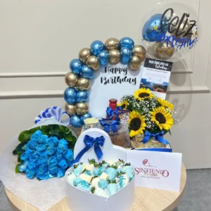 Desayuno con girasoles, globos, torta, bouquet de rosas y caja corazon de fresas con chocolate